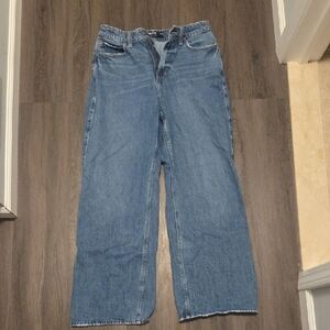 Hollister Light Wash Ultra High-Rise Baggy Jeans